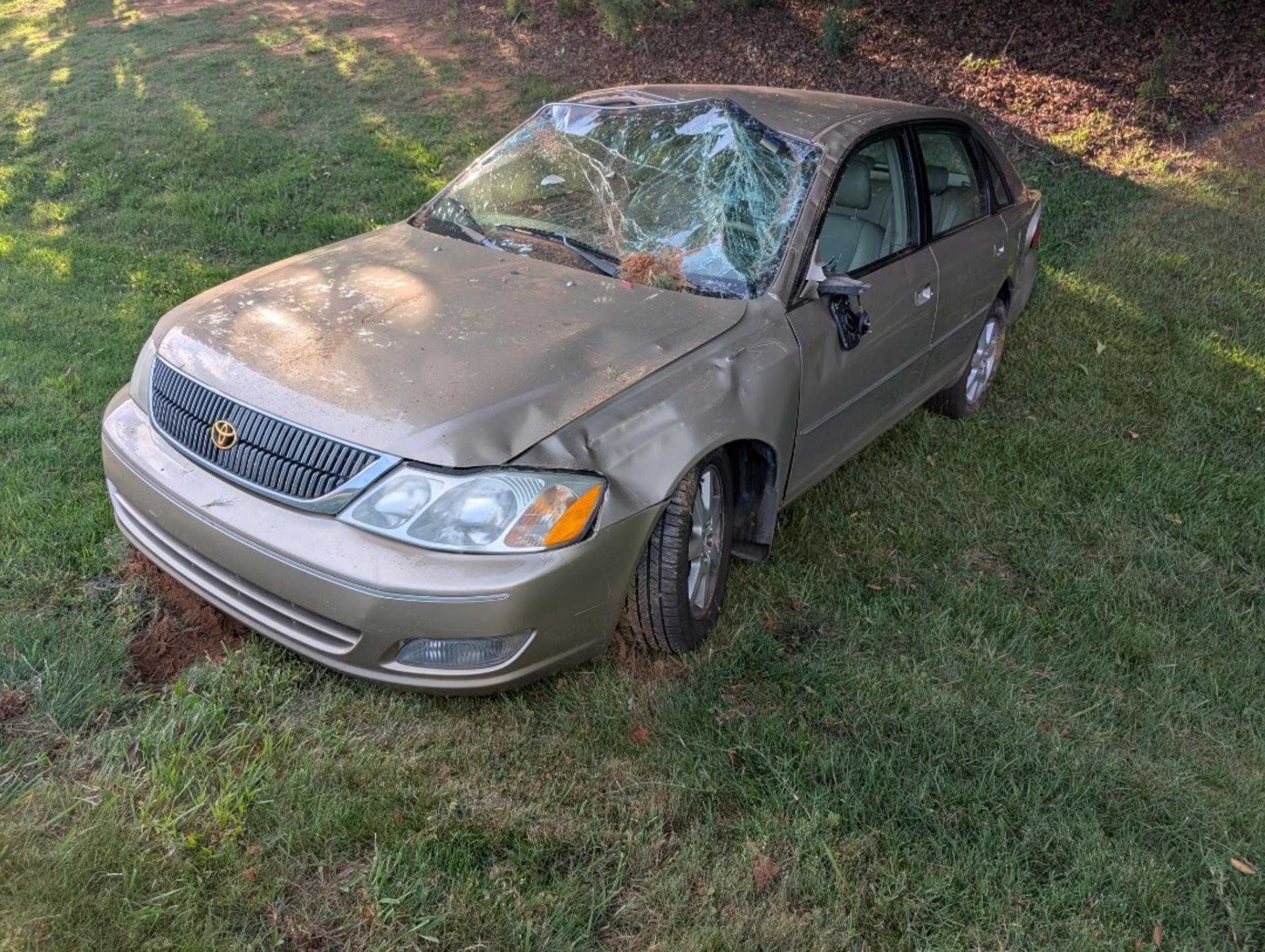2001 Toyota Avalon - Title Surrendered